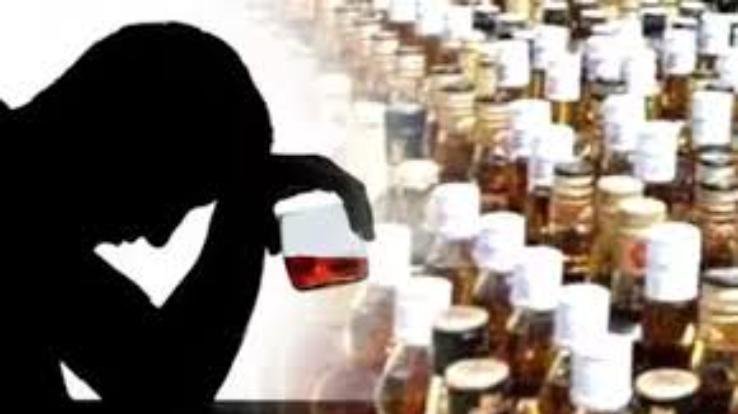 Police caught 8 bottles of country liquor from a shop in Upper Paragpur