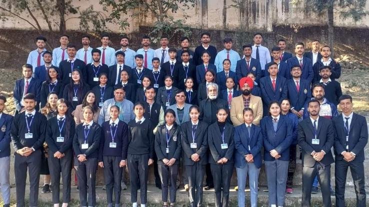 BCA and BBA students of Ghumarwin College did industrial tour