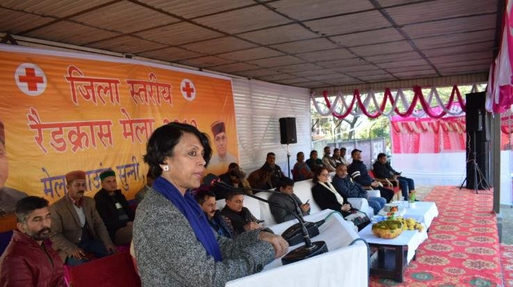 पीड़ित, असहाय, गरीब एवं मानवता की सेवा के लिए कार्य कर रही रेडक्राॅस सोसायटी