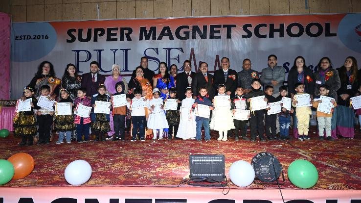 Annual function celebrated with pomp in Super Magnet School