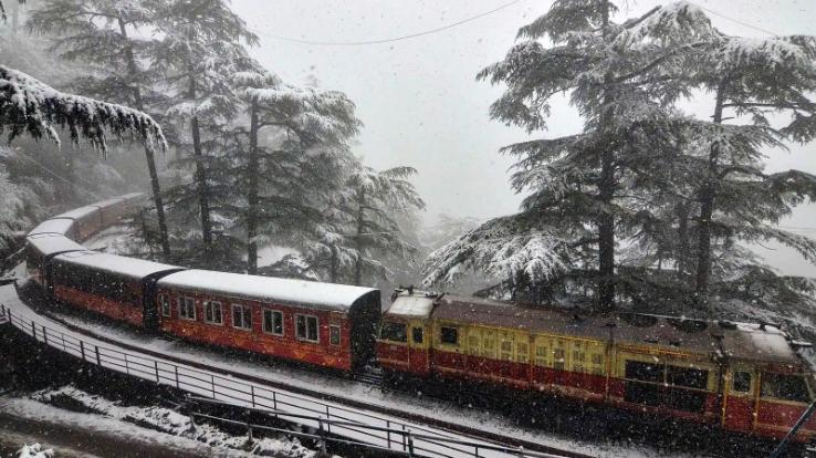 Shimla: The weather will remain bad for the next 5 days, the Meteorological Department has issued a red alert.