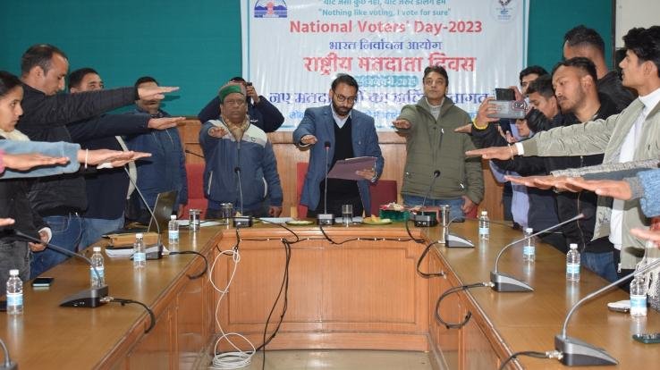 District level program organized on 13th National Voters Day in Solan
