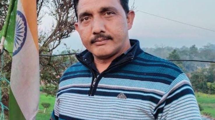 Dayal Panchayat honored Rakesh Kumar for his bravery