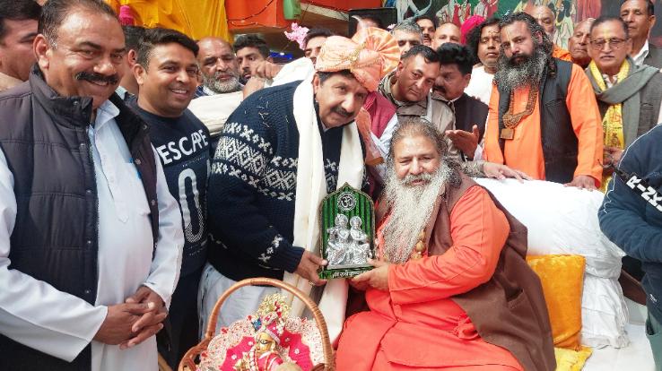 Deputy Chief Minister Mukesh Agnihotri took the blessings of Saint Baba Bal Ji, participated in the grand Shobha Yatra