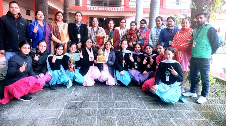 Sharan College won the overall trophy in Minerva College