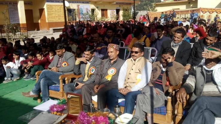 वरिष्ठ माध्यमिक पाठशाला बुघार में वार्षिक पारितोषिक वितरण समारोह का आयोजन
