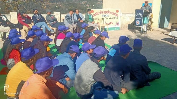 विद्यालय नवगांव में चल रहे राष्ट्रीय सेवा योजना का सात दिवसीय विशेष शिविर