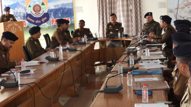 Register the migrant persons coming to the district in the police station-SP