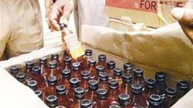 Police recovered 10 bottles of illegal country liquor from a person in Khabali Mareda