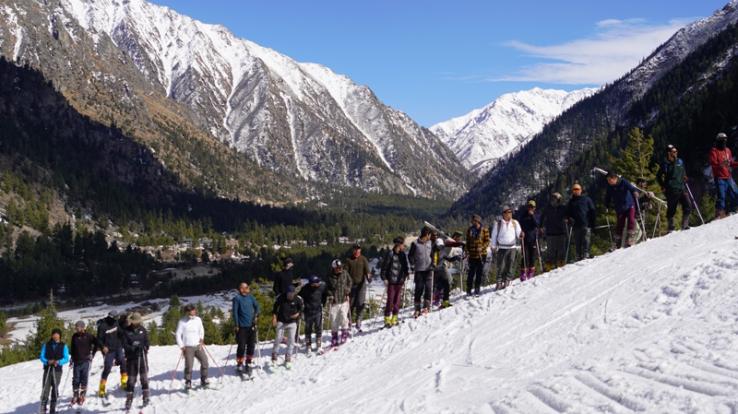 The youth of Kinnaur are learning the finer points of skiing, 70 trainees are participating in the camp