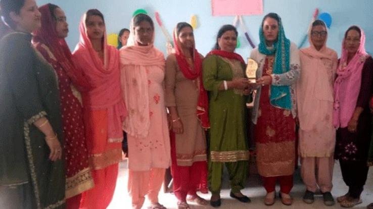 Kangra: -Upper- Lanj -Panchayat -Pradhan -felicitated -women- on- the- occasion- of -World- Women's Day