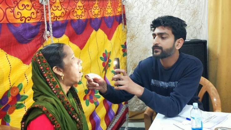 People's-health-checked-in-Ambuja-Auditorium-Rowdy