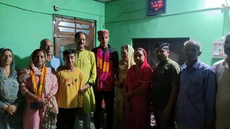 Former MLA congratulated Shivam Sharma on winning bronze medal