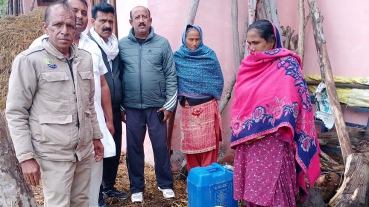 Police caught the woman with forty thousand milliliters of country liquor