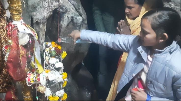 Kunihar:- Huge- Bhandara- set -up -by- the -committee- in- ancient- Shiva- Tandav- cave- Kunihar