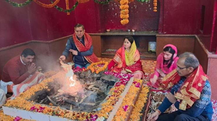 DC offered prayers at Maa Balasundari temple