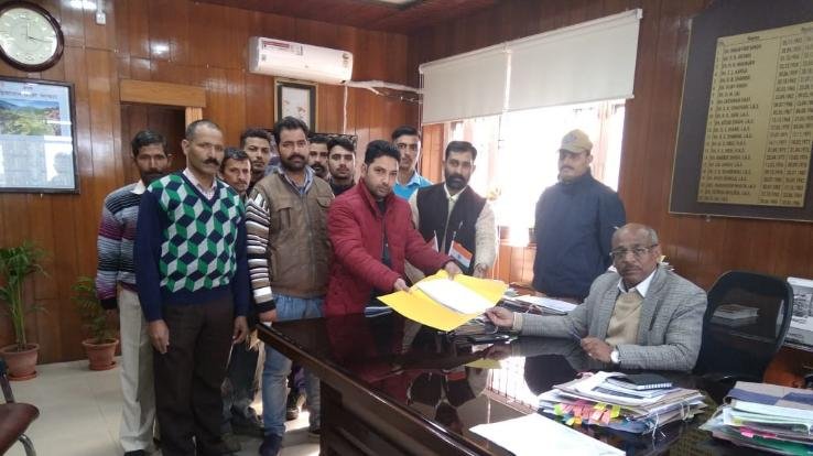 ग्राम पंचायत घरान के घुमारपुर व खमेडाकलां वार्ड को अलग पंचायत बनाया जाए