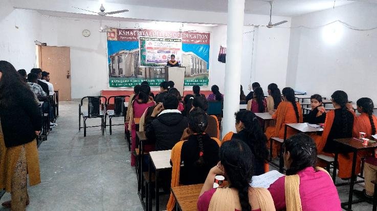 Indora: A lecture on World TB Month was held at Kshatriya College, Indora.