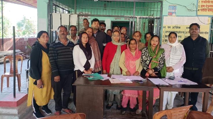 Dehra: In Panchayat Thakurdbara Kariyada, amount of congratulation has been fixed for Kinnar community.