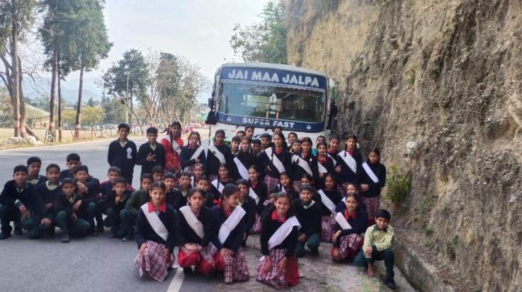 Sirmaur: Chhog Tali's students visited Nauni University