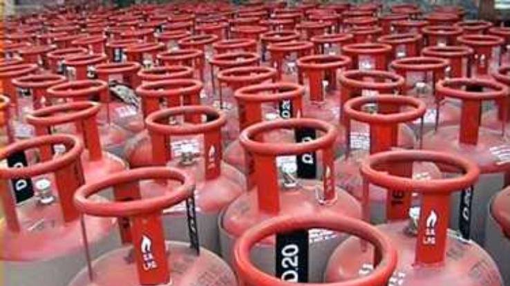 Commercial gas cylinder prices reduced by Rs 88
