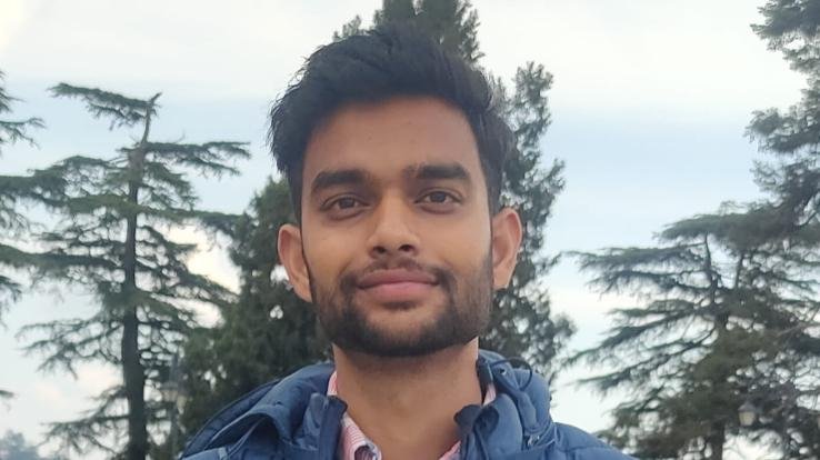 Abhishek of Didvi Tikkar of Hamirpur became SDO in Electricity Board