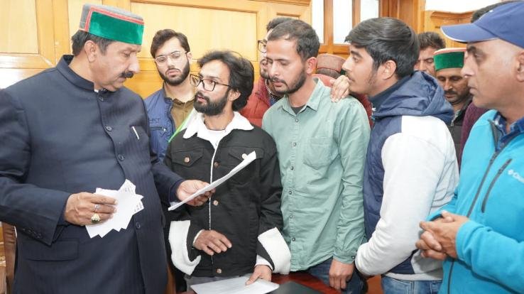  Shimla: Various delegations told the problems to the Deputy Chief Minister