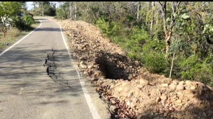  Dadasiba: Digging on the side of Pakka Tiala to Gurala road worsened the condition of the road 123 101