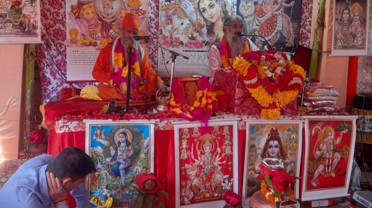 Kangra: Storyteller Pandit Vyas Jagat Ram narrated the pastimes of Shri Krishna