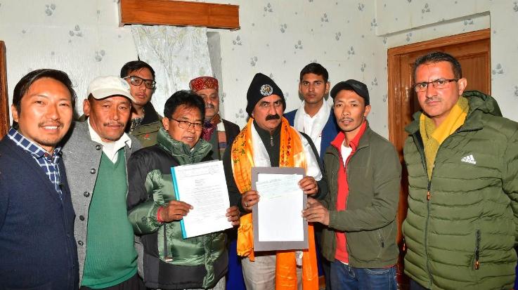 Kaza: One lakh ten thousand rupees given for Chief Minister's Happiness Shelter Fund