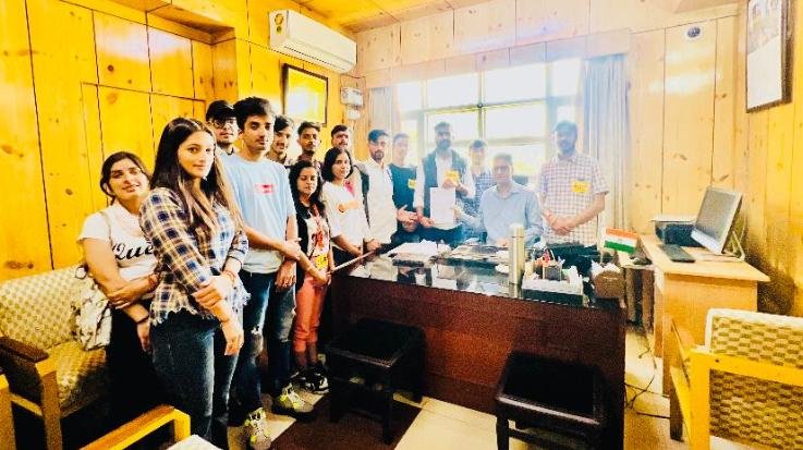 Dharamshala: ABVP sent memorandum to Education Minister and Chief Minister through DC