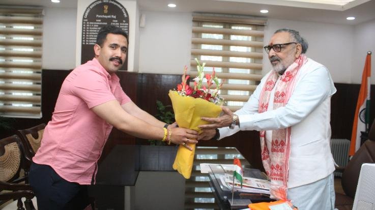 Vikramaditya Singh urged for early approval of the projects of Pradhan Mantri Gram Sadak Yojana 111