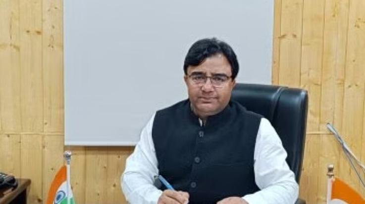 Rajkumar Thakur took charge of SDM in Rajgarh