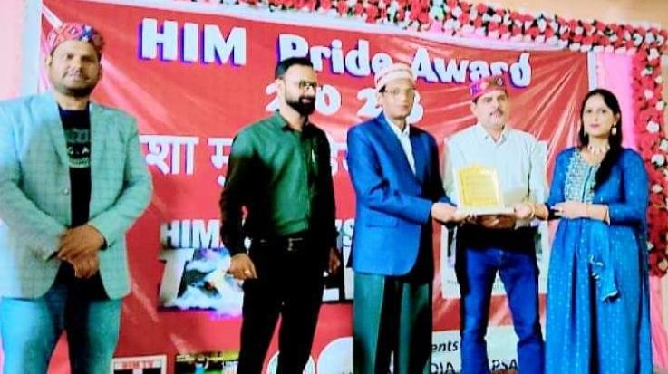 Hamirpur: Social worker Sneha Sharma honored with Him Pride Award