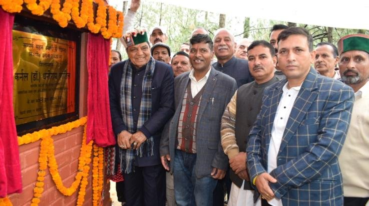 Solan : Dr. Colonel Dhaniram Shandil laid the foundation stone of Kyari-Khinn Road