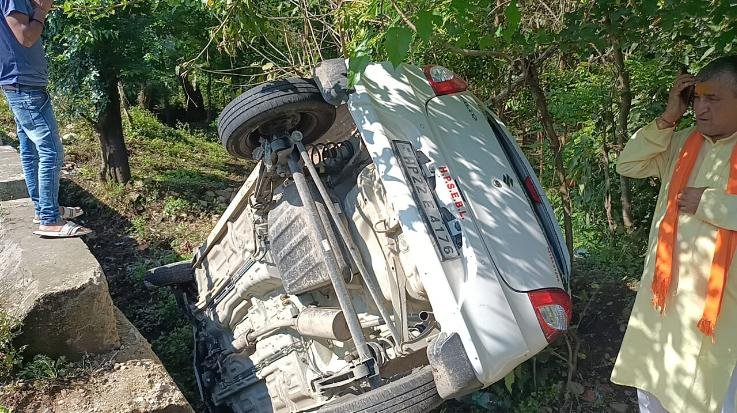  Rakkar: Unbalanced vehicle fell down from pulley in Bani, 2 injured