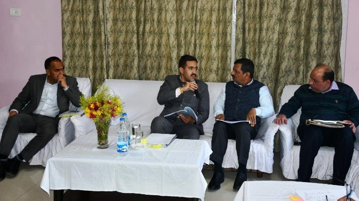 Vikramaditya reviewed the works of National Highway and Solan circle in Solan