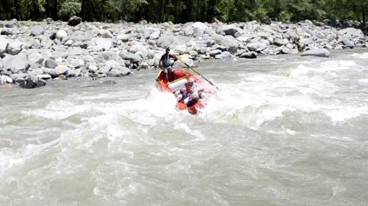 Kullu: Death of a female tourist after the raft overturned in the Beas river