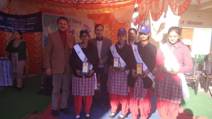 राजकीय वरिष्ठ माध्यमिक पाठशाला दानोघाट ने मनाया वार्षिक पारितोषिक वितरण समारोह 