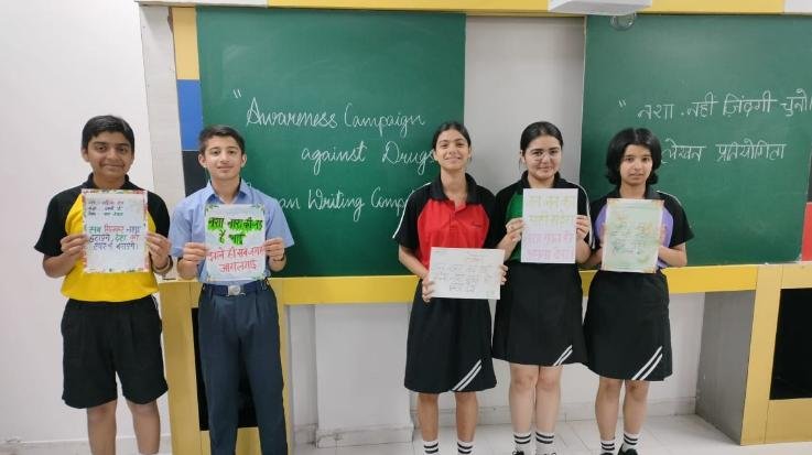 Solan: 'Choose Nasha Nahi Zindagi' competition organized at Pinegrove School Subathu