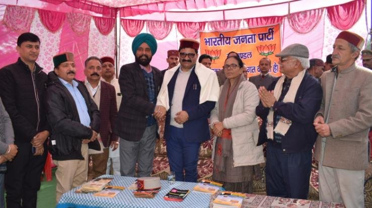 दून विधानसभा क्षेत्र के सलगां मतदान केन्द्र में जनजागरण अभियान