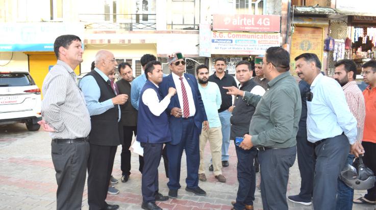  Solan : Dr. Shandil inspected four lane work, garbage dumping site and new hospital site