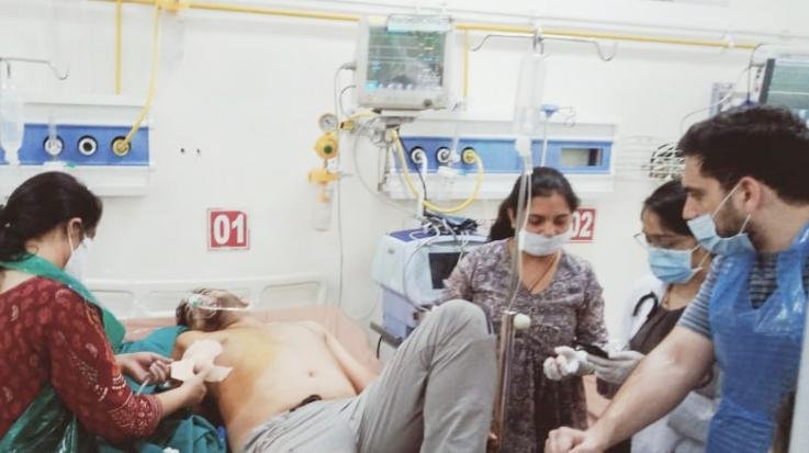 Hamirpur: Bike driver was hit by a hunter's bullet in Chhayodi, seriously injured