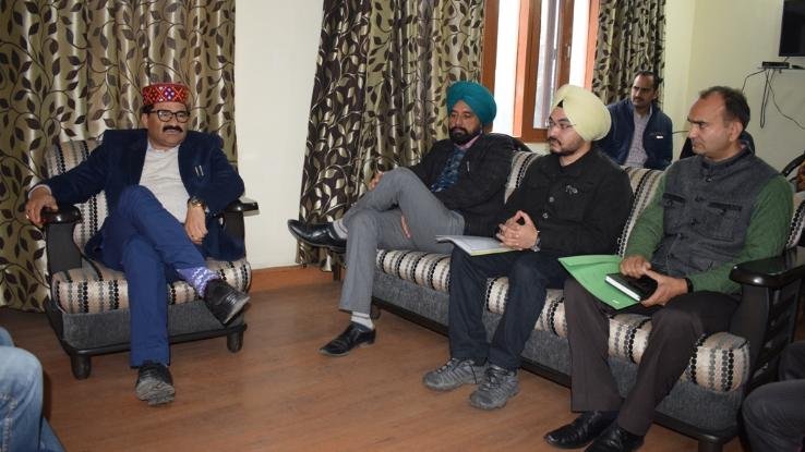 वन, परिवहन तथा वन विकास निगम की समीक्षा बैठक आयोजित