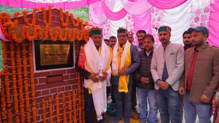 Emphasis is being given on making Kinnaur a leading district in the field of development: Negi