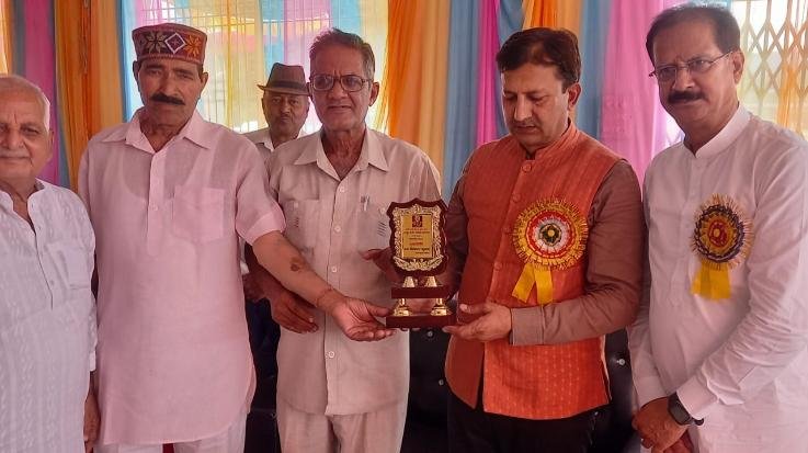 Kabir Saheb's birth anniversary was celebrated with pomp in Lambagaon's Dharod