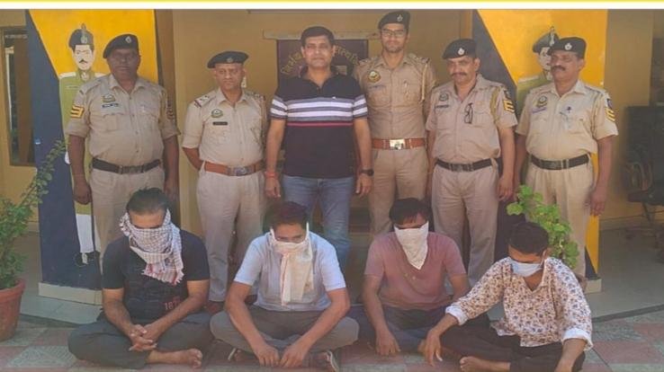 Hamirpur police arrested accused of extorting lakhs of rupees from Rajasthan