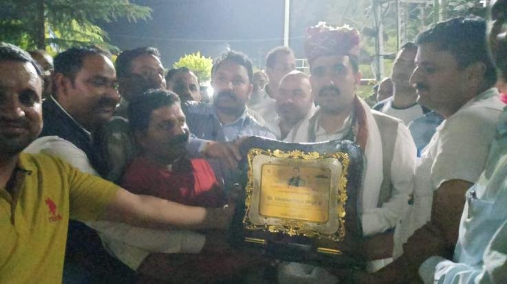 Chamba: NPS Employees Federation Chamba honored Minister Vikramaditya