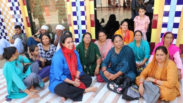 Una: Haroli's women power took blessings at Ladi Shah Darbar in Nakodar