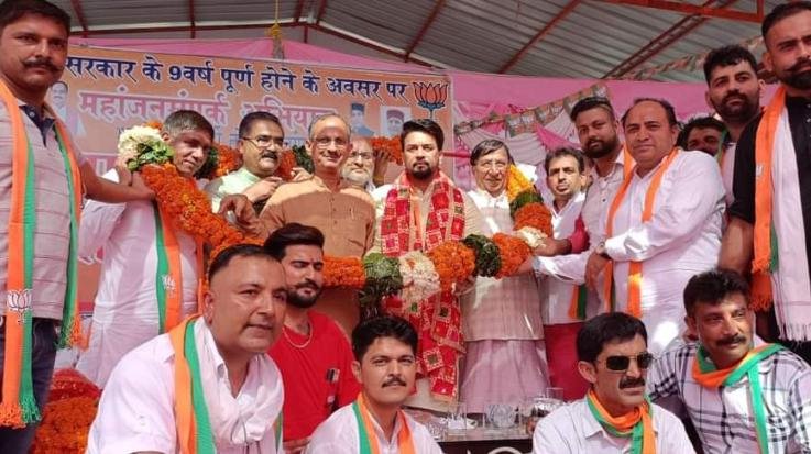  Do not blame the central government on the economic front, experienced Congress leaders should run the government: Anurag